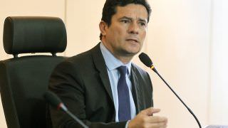 Sergio Moro não aguenta intromissão de Bolsonaro na PF e 'pede pra sair'