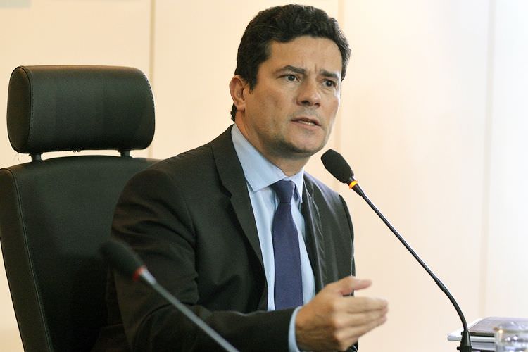 Sergio Moro não aguenta intromissão de Bolsonaro na PF e ‘pede pra sair’
