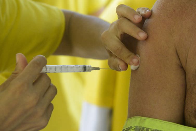 Vacina contra a gripe é liberada para toda população partir de hoje