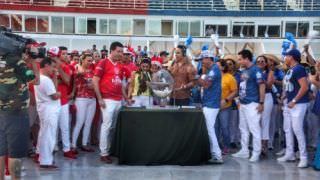 Garantido abre e Caprichoso fecha a festa no Bumbódromo de Parintins