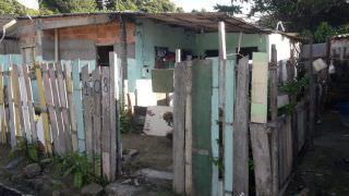 Suspeito de tráfico agoniza até a morte após levar facada no pescoço, em Manaus