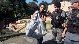 Corpo de um menino é achado enterrado dentro de casa, em Manaus