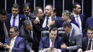 Com possível aprovação, Câmara vota hoje reforma da Previdência