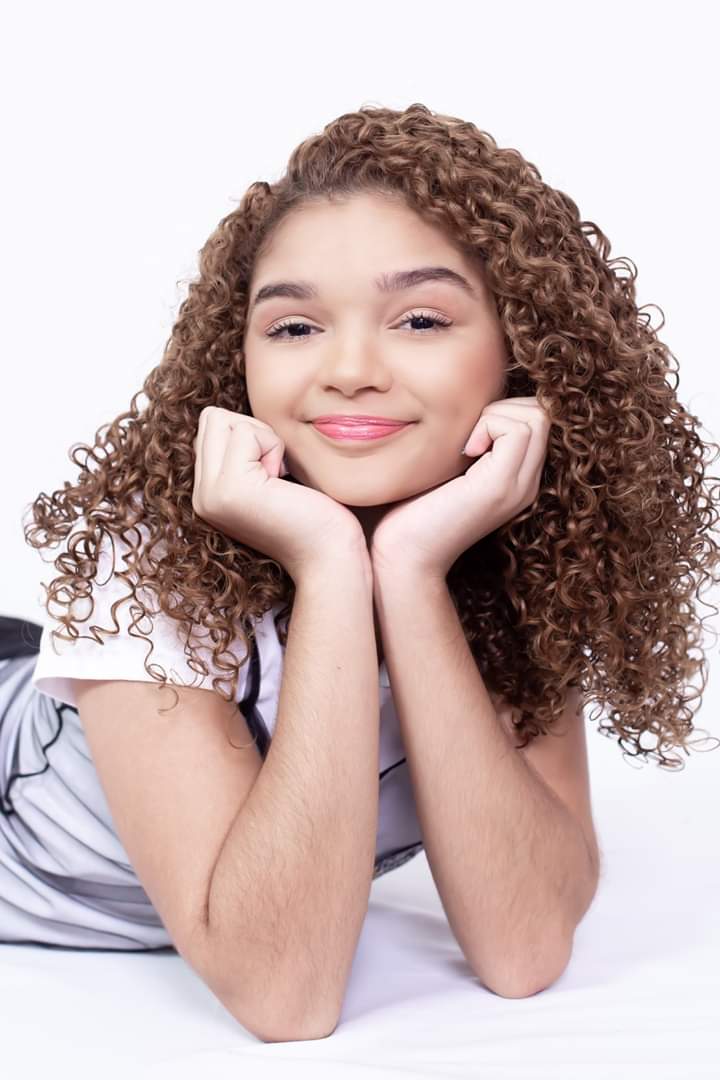 Sucesso do AM, Raylla Araújo lança primeira música de trabalho