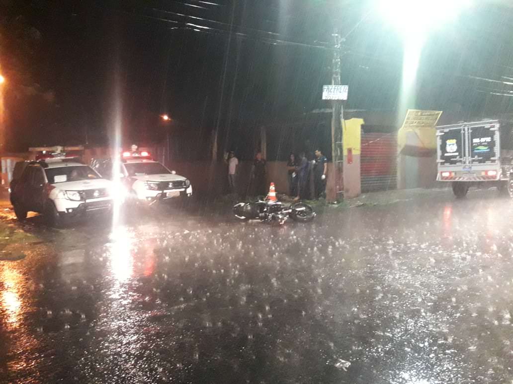 Motociclista é executado com 5 tiros na cabeça por dupla em Manaus