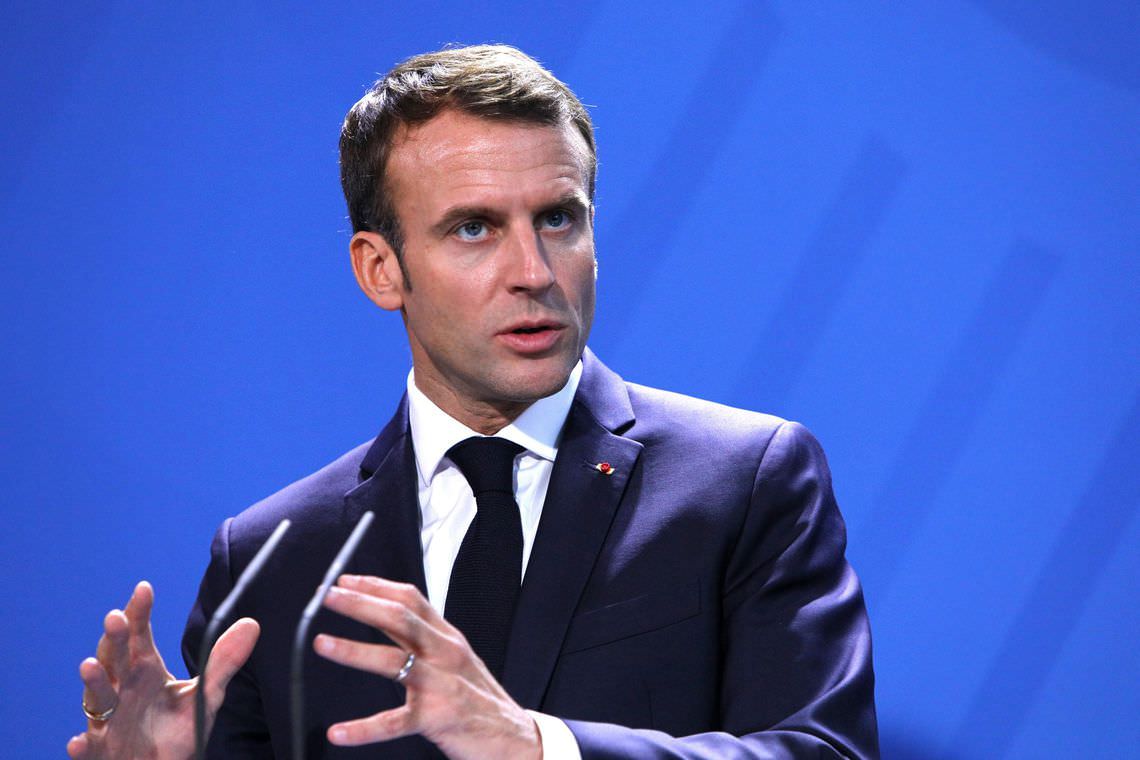 Presidente da França se esforça para manter acordo nuclear de pé