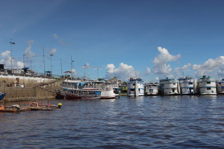 Homem é alvejado a tiro em balsa do Porto da Manaus Moderna