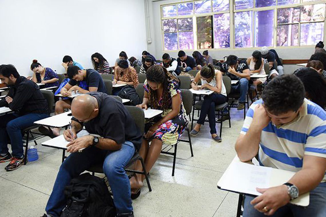 Encceja é aplicado em 611 municípios neste domingo