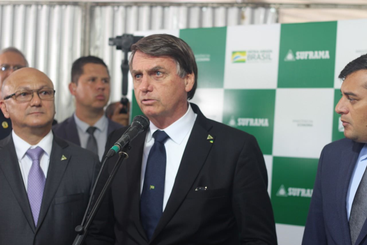 Bolsonaro repercute pergunta de jornalista do AM1 sobre Guedes