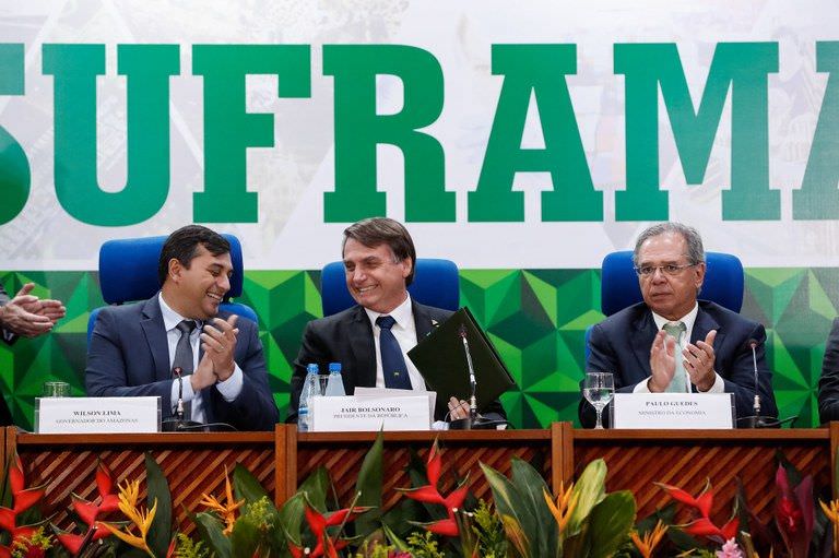 Bolsonaro defende parceria com país estrangeiro para explorar Amazônia