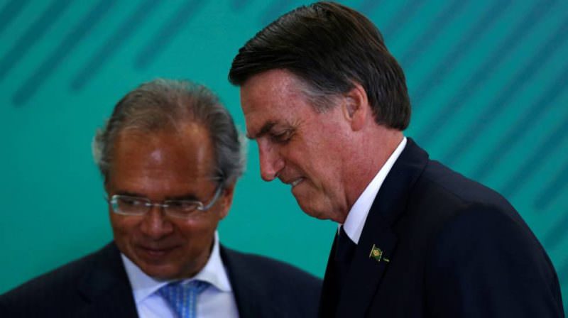 Ministro da Economia quer legalizar 'calote' no funcionalismo público