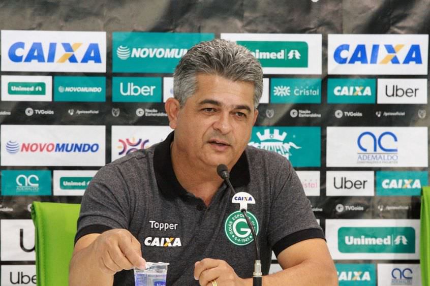 Chapecoense anuncia demissão do técnico Ney Franco