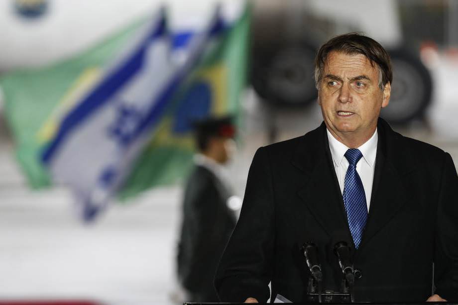 Bolsonaro diz que deve parte de negociação internacional a Temer