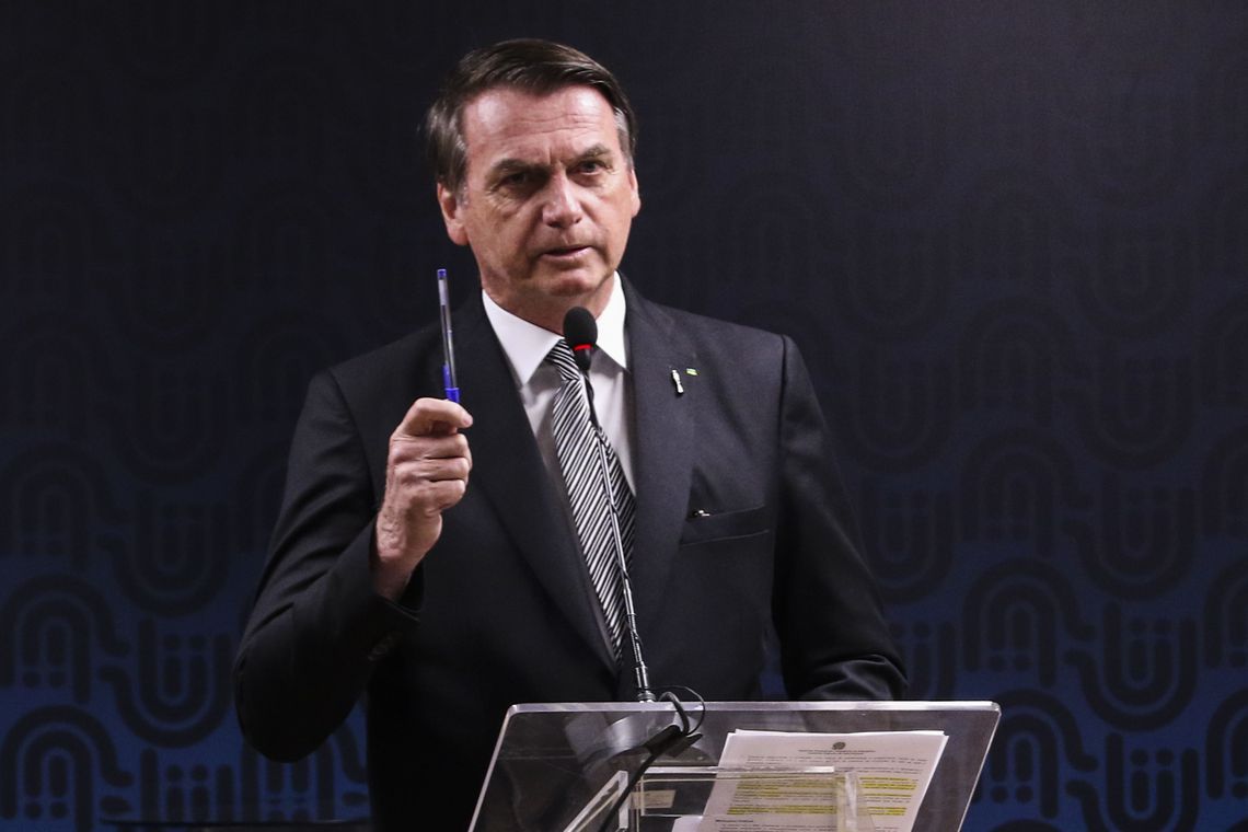 Bolsonaro diz que indicará evangélico para STF pelos ‘valores familiares’