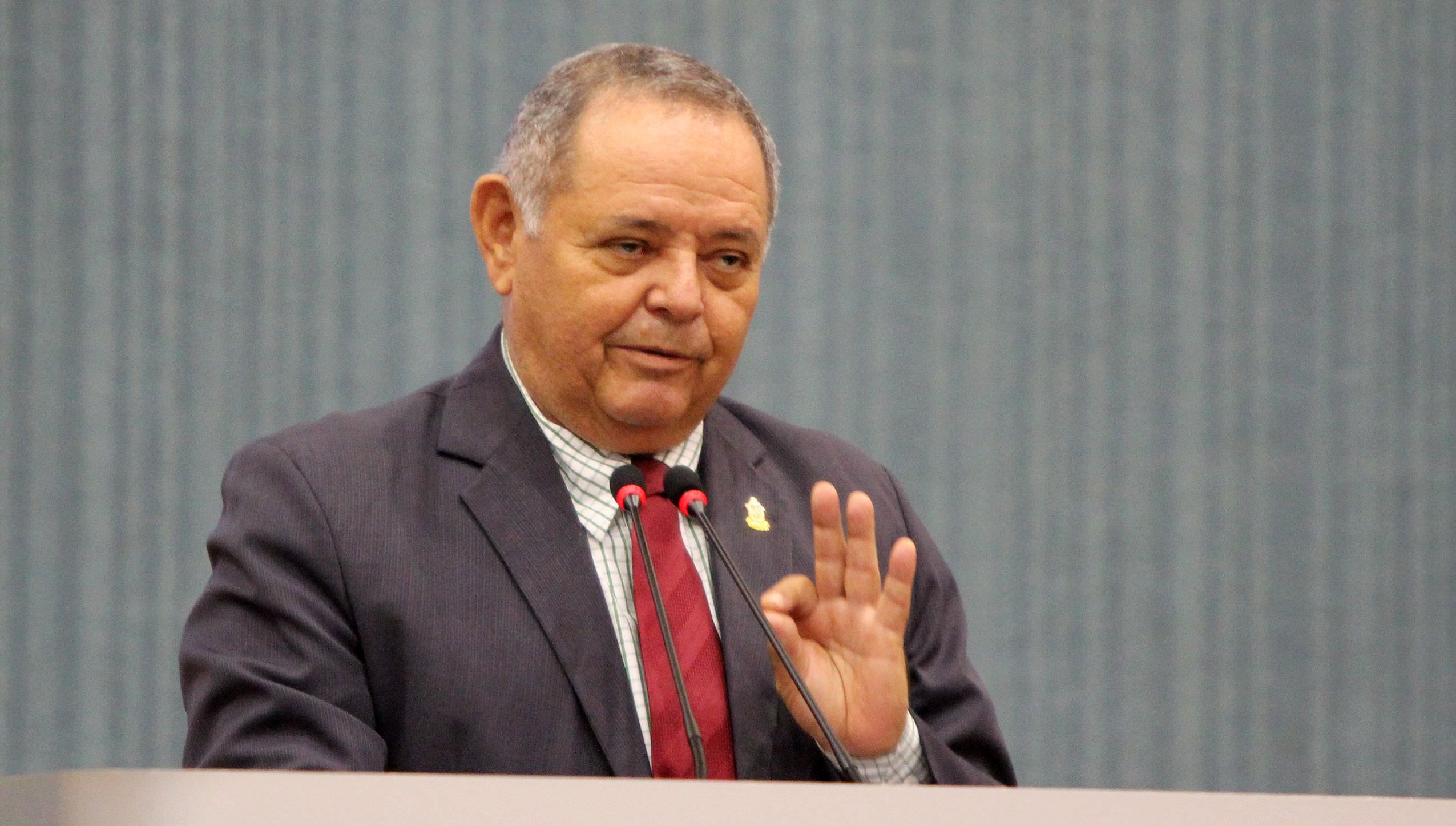 Gedeão diz que lutou por melhorias no ensino público e se diz injustiçado
