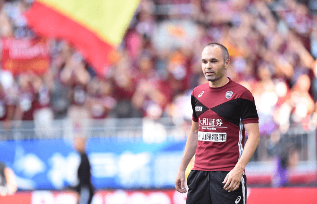 Carles Pérez brilha e Barcelona derrota Vissel Kobe