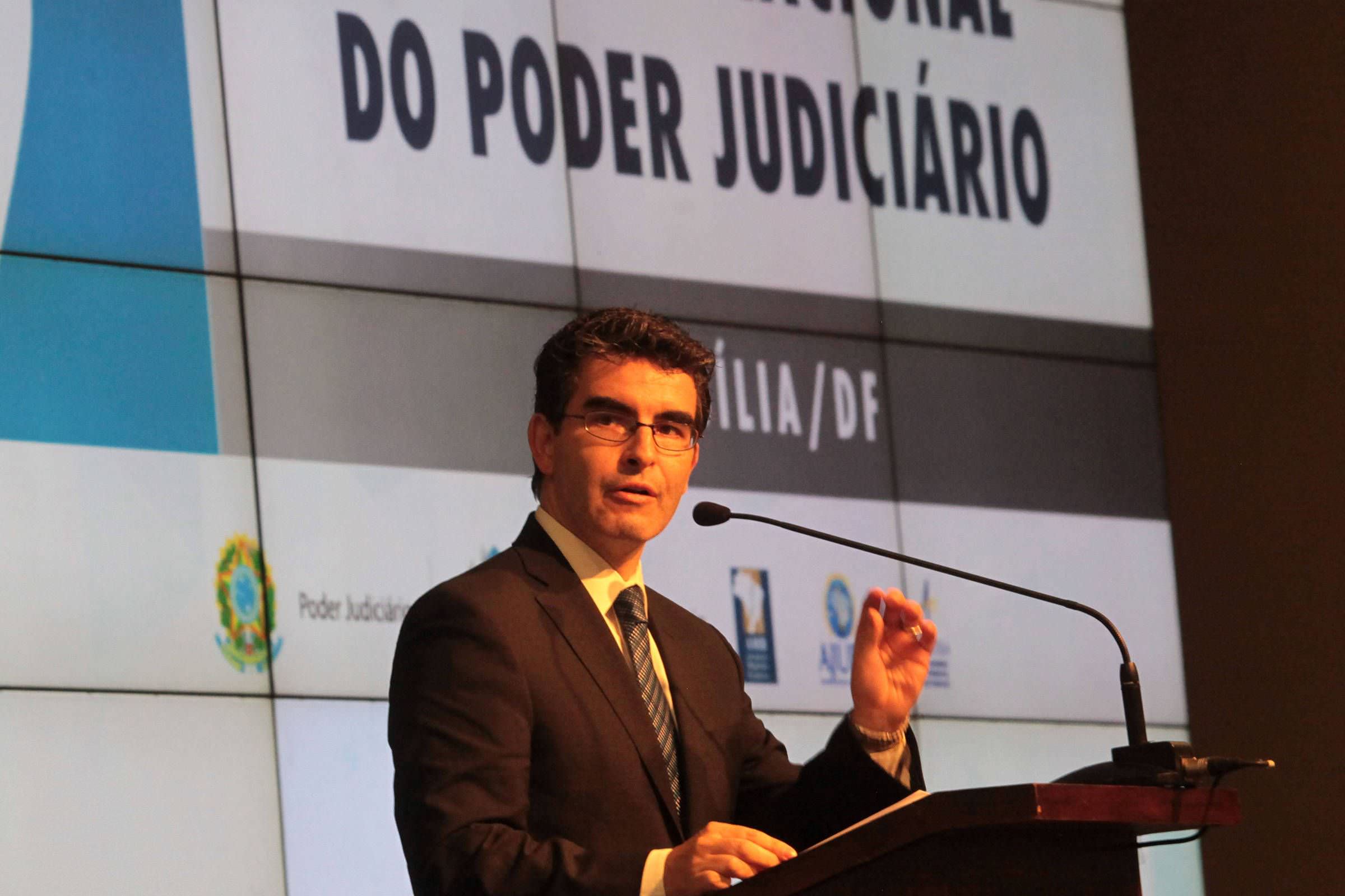 Após vazamento, juiz defende 'lei Carolina Dieckmann' para magistratura