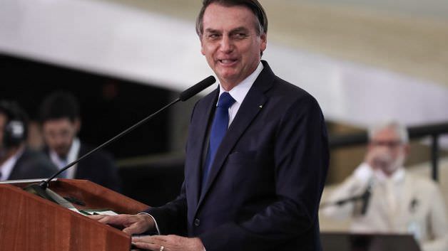 Bolsonaro assina decreto que beneficia concentrados de refrigerantes na ZFM