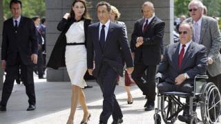 Revista é questionada após mostrar Sarkozy mais alto do que Carla Bruni