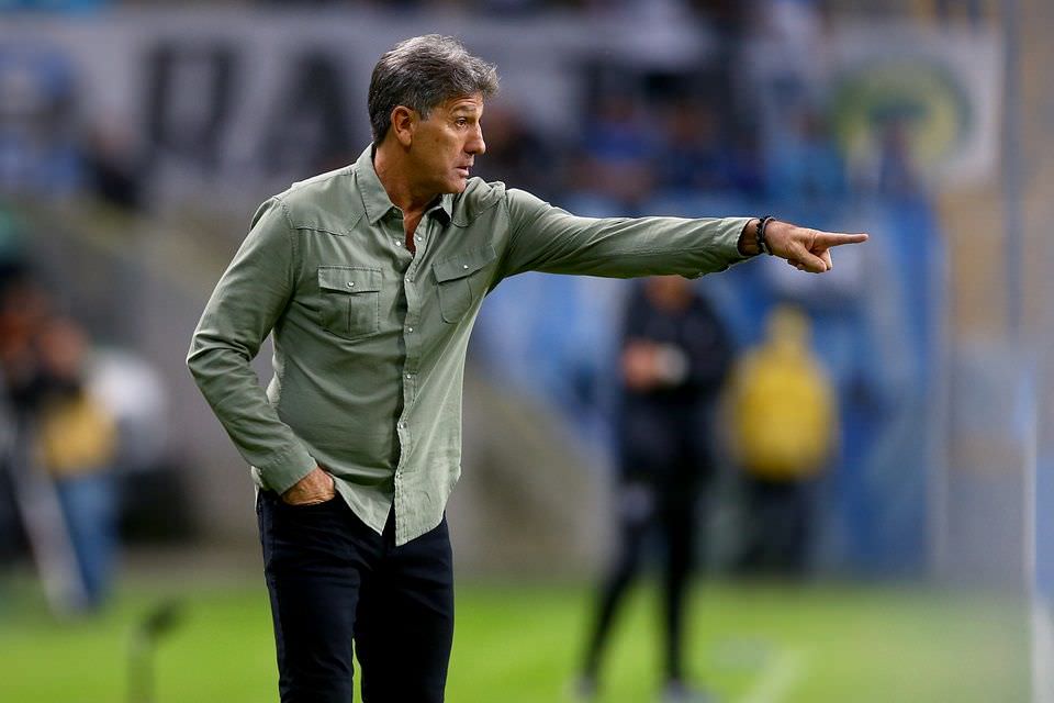 Renato Gaúcho critica declarações da jogadora Marta e elogia Bolsonaro