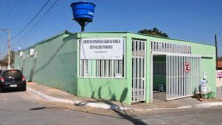 Durante surto, paciente ataca servidores e depreda hospital