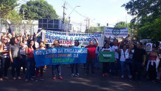 Servidores protestam contra medidas do governo do Estado