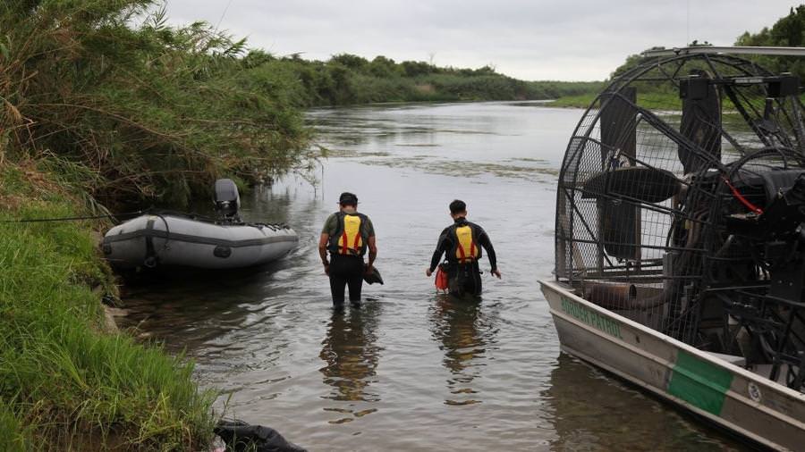 Criança brasileira desapareceu em rio na fronteira de México e EUA