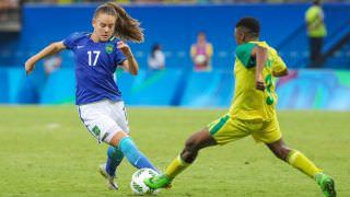 Futebol é raro exemplo de igualdade de jogo para homens e mulheres