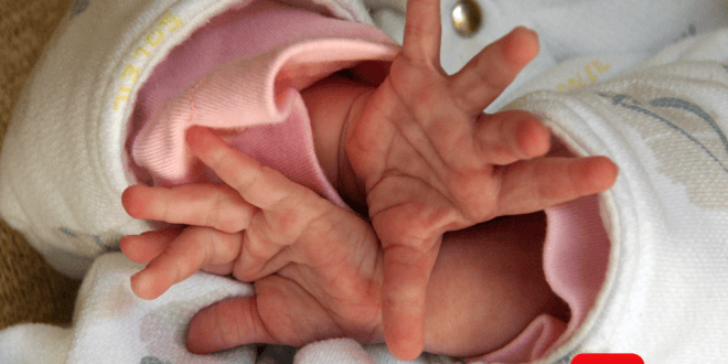 Bebê de 4 meses é estuprada pelo primo de 14 anos enquanto trocava fralda
