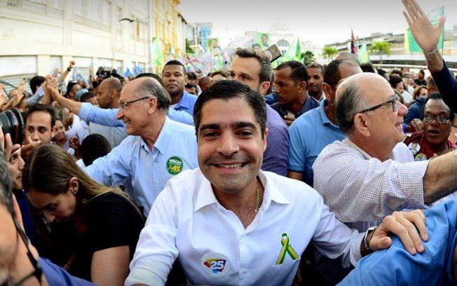 Empresas ligadas a aliados de ACM Neto lucraram R$ 715 milhões