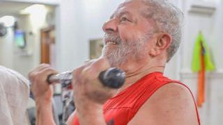 Fitness, Lula corre nove quilômetros por dia na carceragem de Curitiba