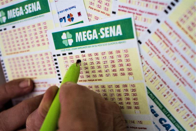 Segundo a Caixa, a probabilidade de um apostador ganhar a Mega-Sena com um jogo simples é de 1 em 50 milhões