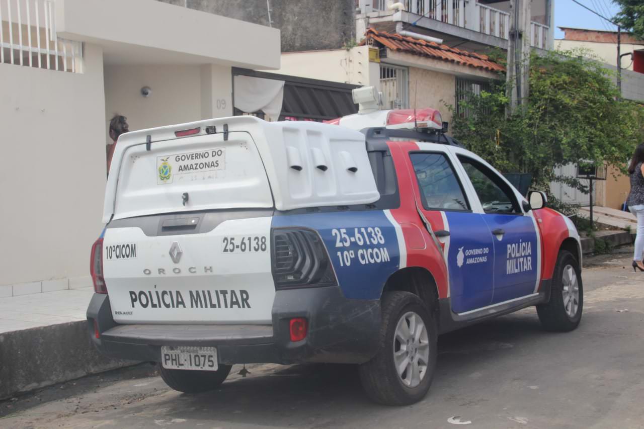 Dupla mata empresário a tiros e deixa cunhado ferido dentro de casa