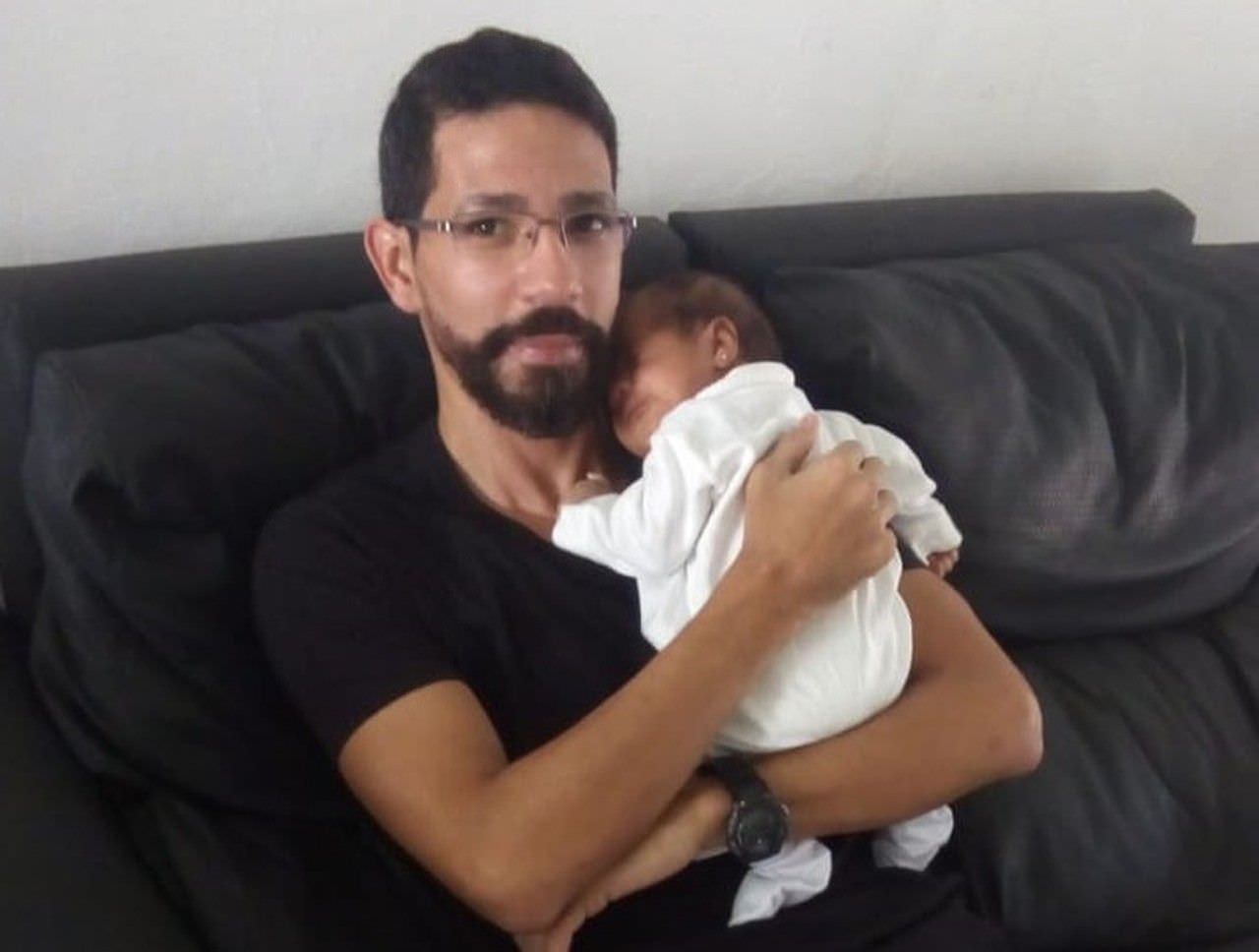 Policial tem prisão preventiva decretada suspeito de matar filha de 2 meses