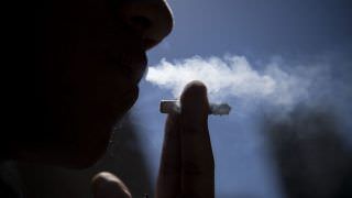 Japão proíbe fumo em ambientes fechados e em locais públicos