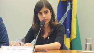 Tabata Amaral é ameaçada de expulsão pelo PDT e rebate: 'Convicção'