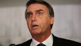 Não podemos aceitar que Macron dispare ataques à Amazônia, diz Bolsonaro