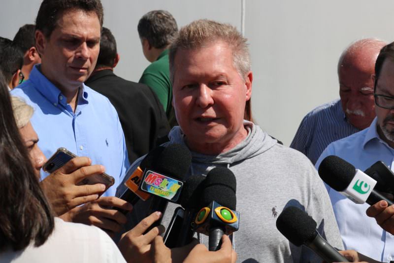 Arthur rebate deputada e a associa ao governo ‘fracassado’ de Wilson