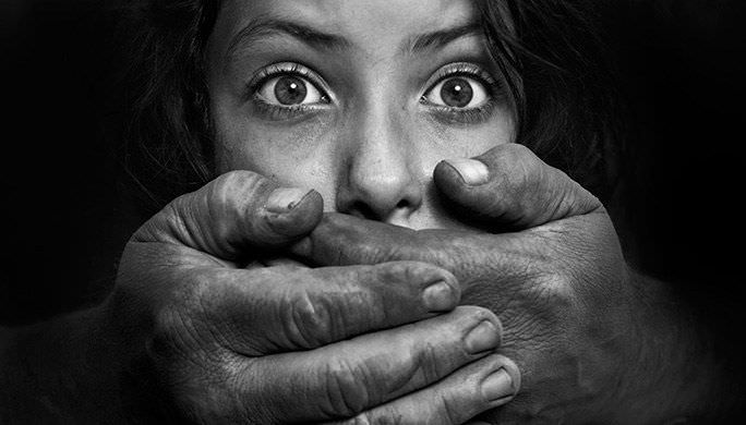 Tio é preso após forçar sobrinha adolescente a fazer sexo oral nele