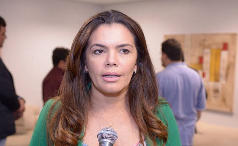 Deputada quer arquivar CPI dos Combustíveis, mas PF investiga