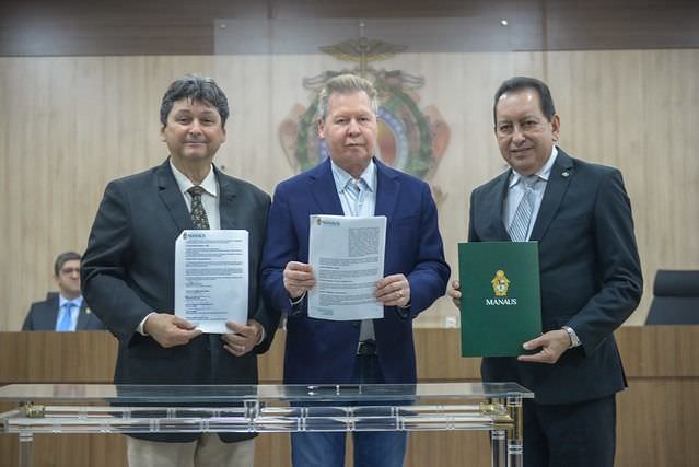 Acordo vai facilitar regulação de posse de terras em Manaus