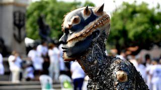 Esculturas de seres lendários da Amazônia são expostas em Feira