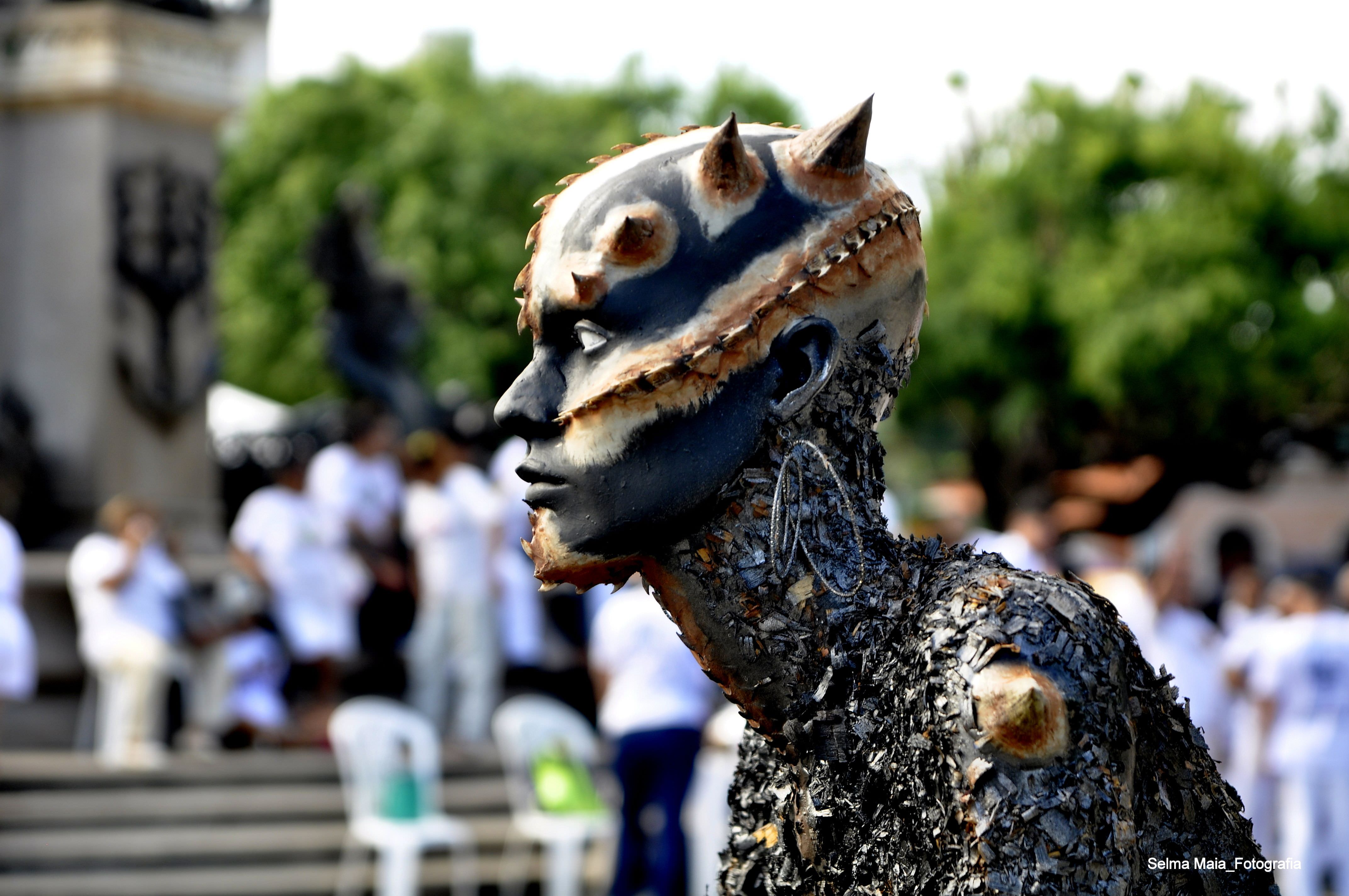 Esculturas de seres lendários da Amazônia são expostas em Feira