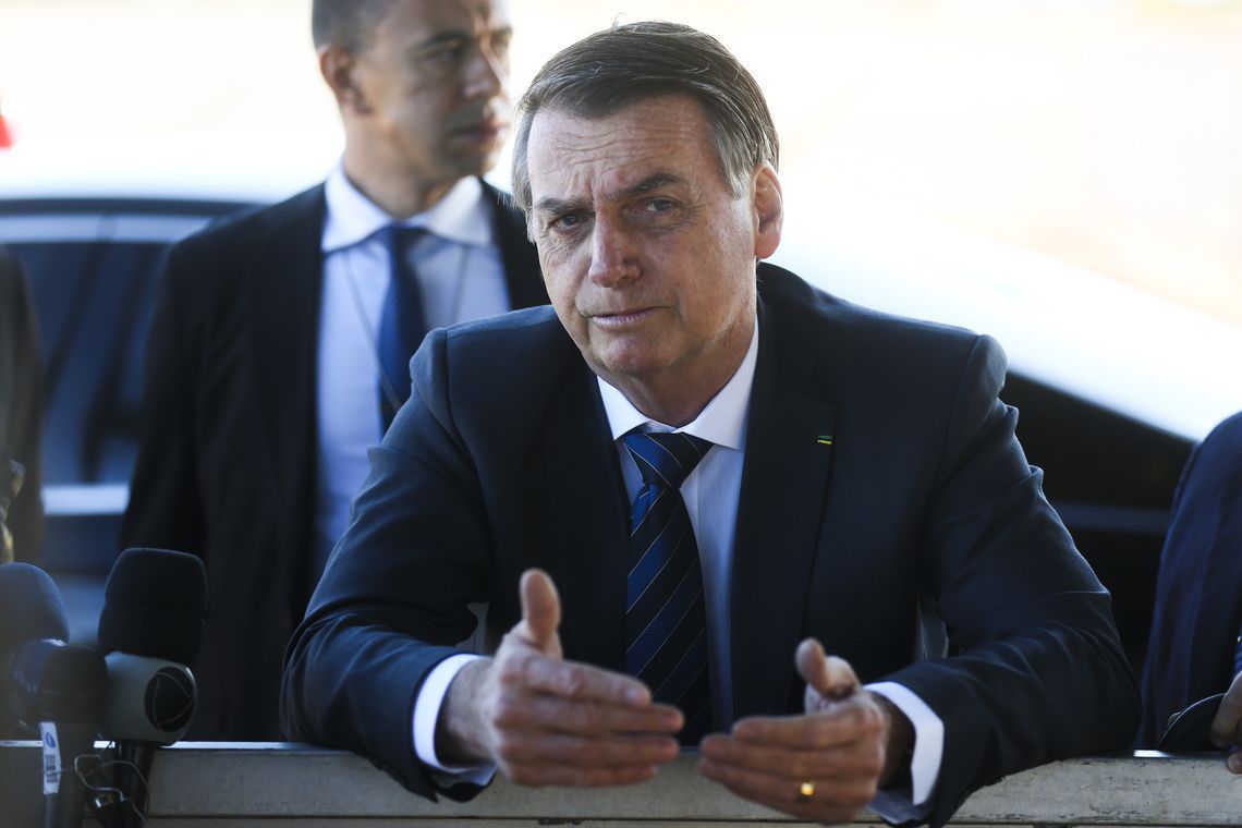 Bolsonaro acusa governadores do Norte de serem coniventes com queimadas