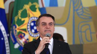 Bolsonaro ameniza discurso e pede que incêndio não seja pretexto para retaliação