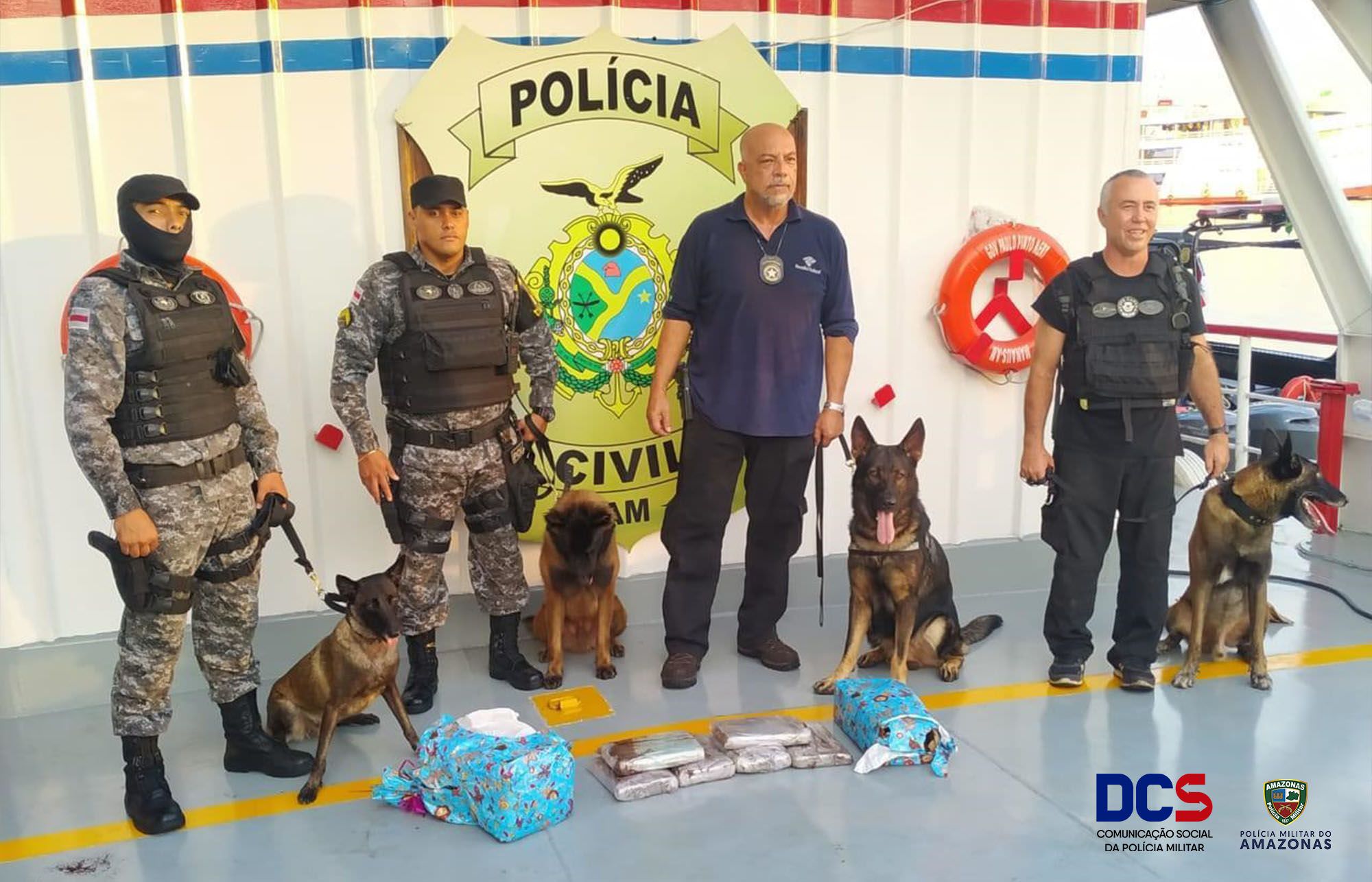 Com ajuda de cães, polícia apreende 6kg de drogas em Manaus