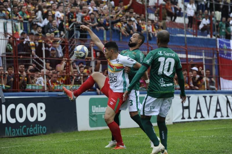Manaus arranca empate em Santa Catarina e decide título em casa