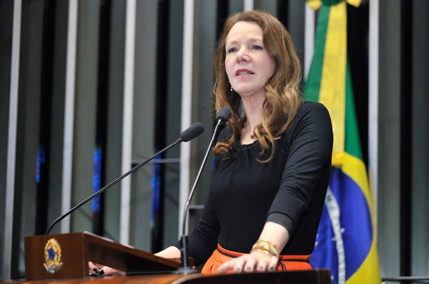 PCdoB-AM avalia lançar Vanessa Grazziotin à Prefeitura de Manaus