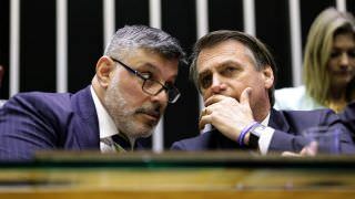 Sei nem quem é', diz Bolsonaro após Frota ser expulso do PSL