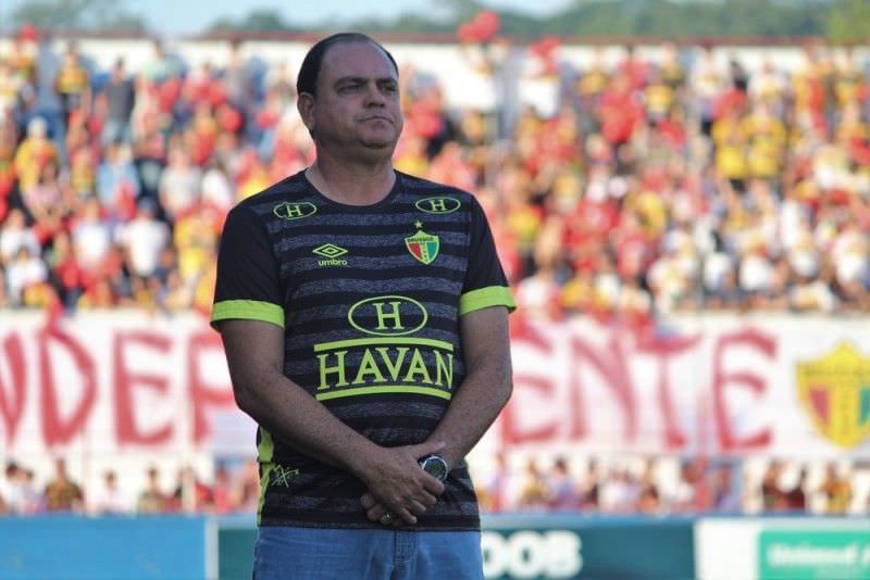 Técnico do Brusque diz não sentir a pressão para a final contra o Manaus